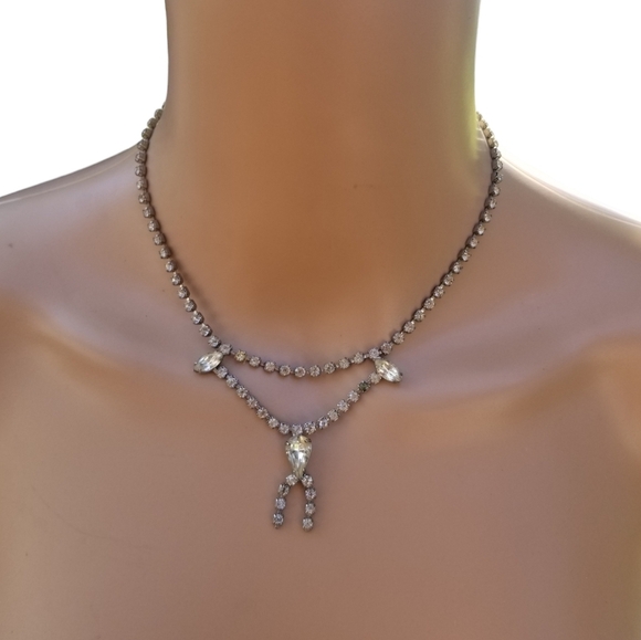 1950S FACETED CRYSTAL & SILVERTONE COLLAR LENGTH NECKLACE - Picture 2 of 7